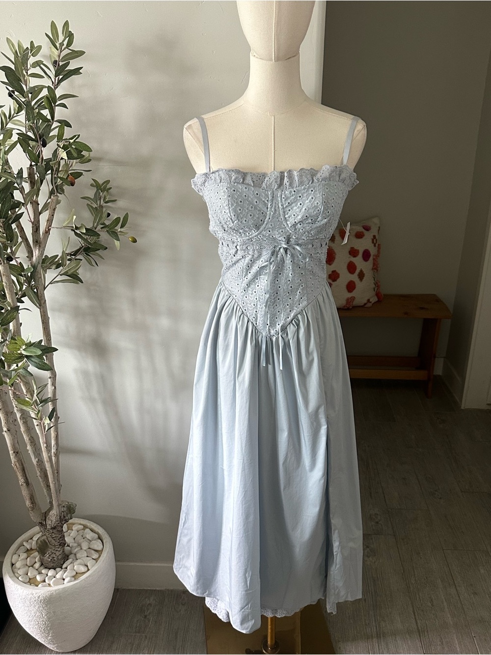 House of CB 'Jaime' Soft Blue Cotton Broderie Anglais Midi Sundress New! - Picture 9 of 15